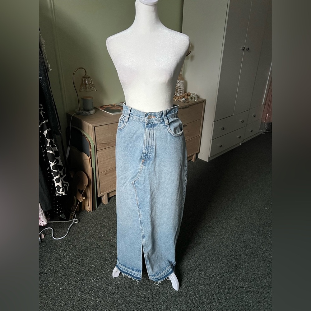 ZARA Light Wash Denim Distressed Hem Straight Midi Maxi Front Slit Cotton Skirt - Picture 5 of 16